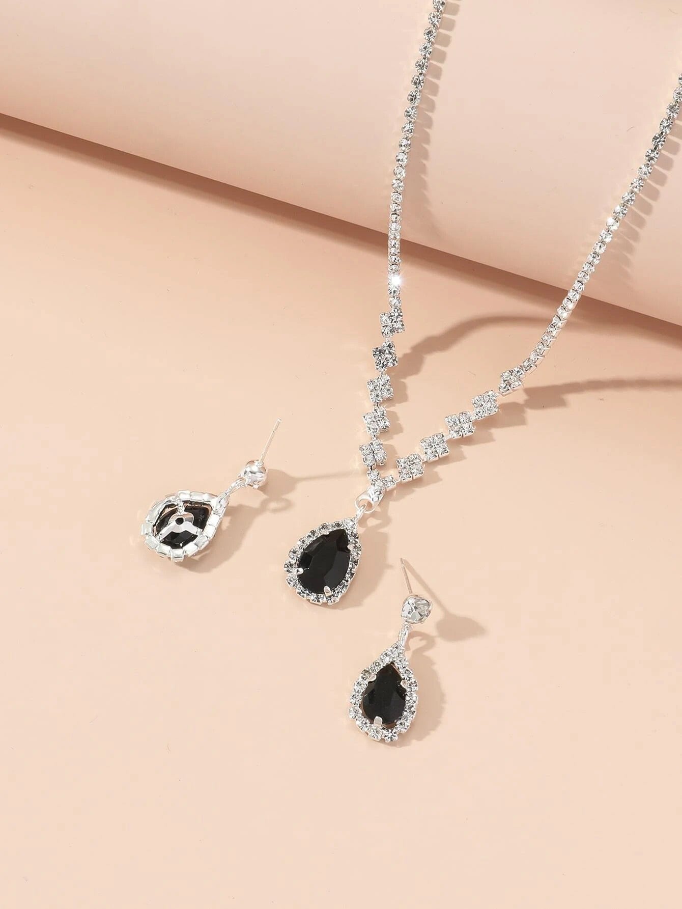 【Hot demand】3 Wedding Season Women's Fashion Droplet